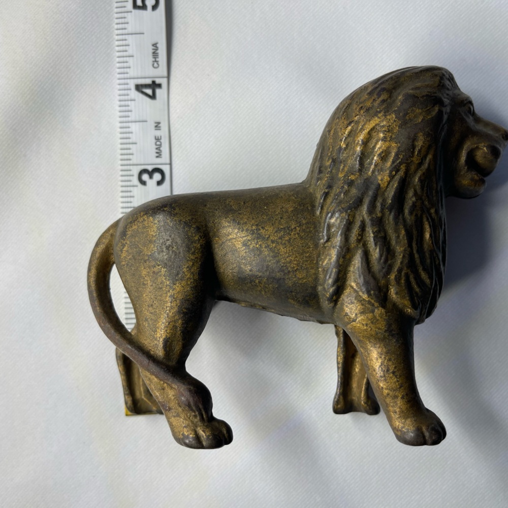 Vintage / Antique 1920’s Cast Iron Lion Bank - Picture 6 of 14
